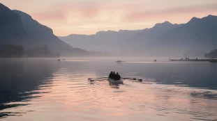 Aviron lever de soleil lac Rhône-Alpes