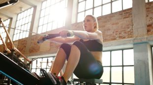 aviron indoor : athlètes français en pleine compétition d'aviron indoor